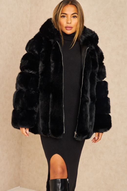 Pälsjacka i fuskpäls med huva i Svart